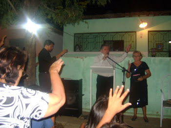 CULTUANDO A DEUS E CELEBRANDO A VIDA