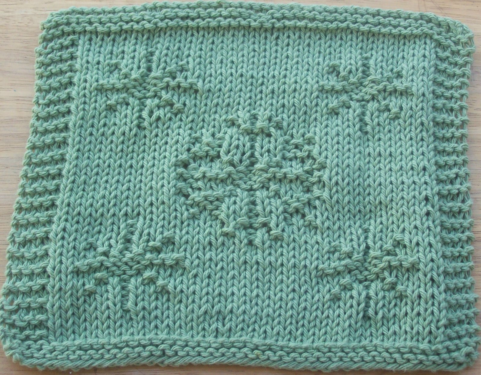 [more+snowflakes.jpg]