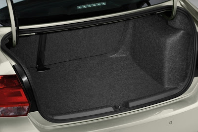 SEGREDO - VW Polo Sedan será mostrado no Auto Expo 2010 - Página 2 Novo+Volkswagen+Polo+sed%C3%A3+(4)