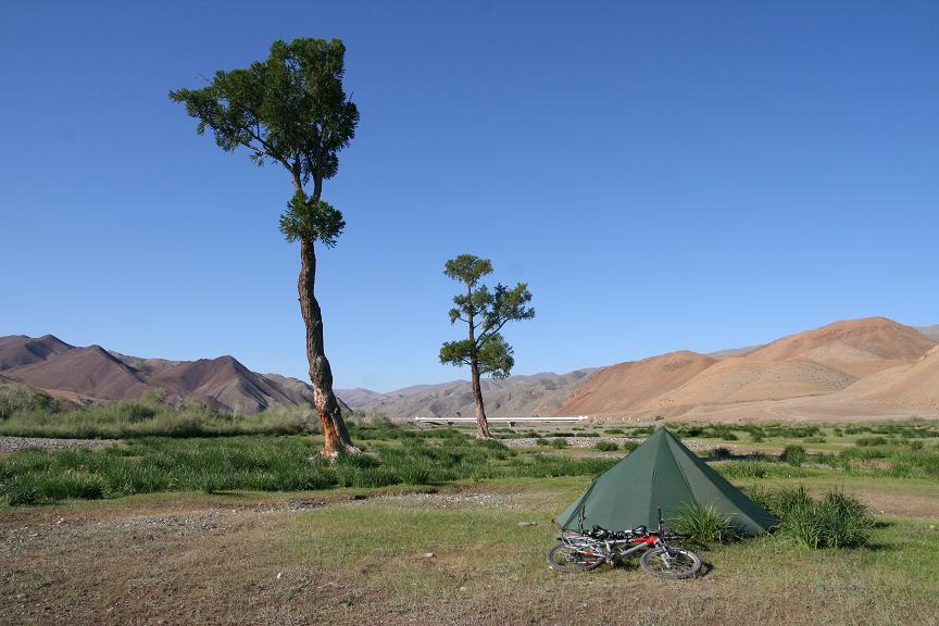 [campingSagsaiGol.JPG]