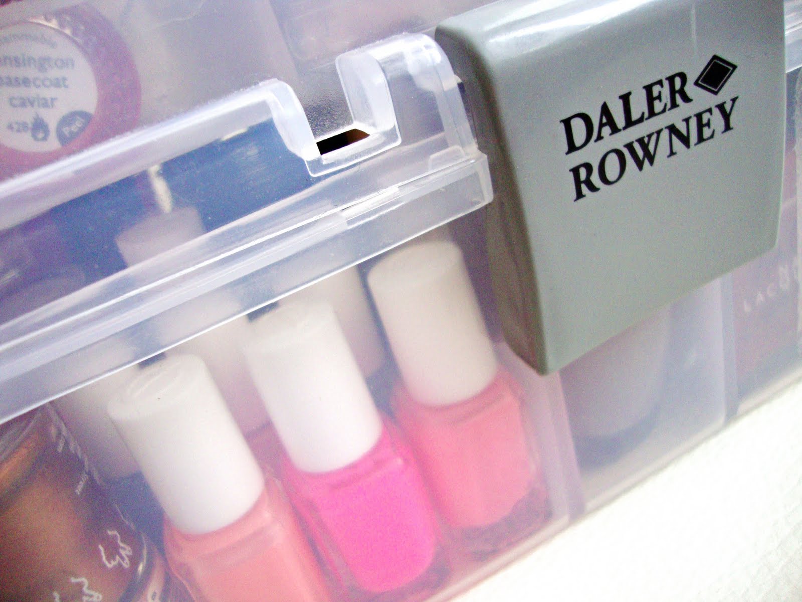 B U B B L E G A R M Nail Polish Storage..