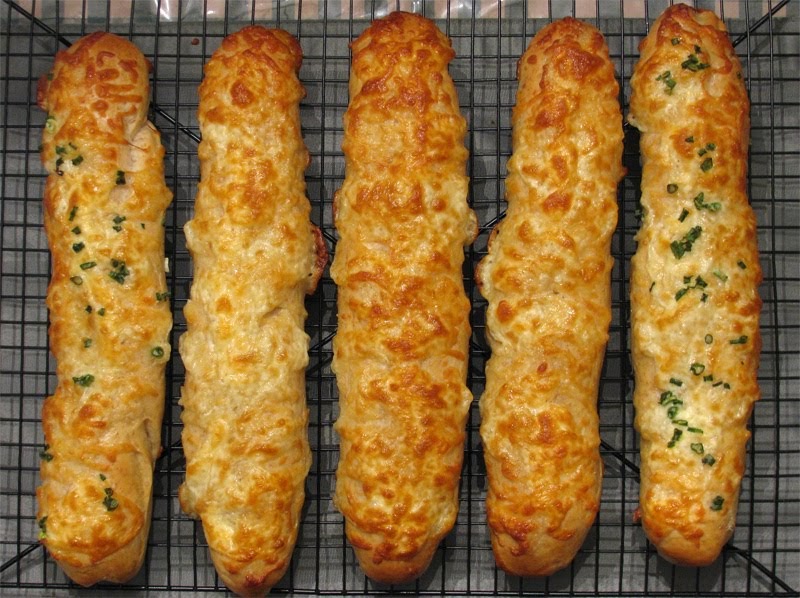 Tom's Magic Bakery Mozzarella Cheese Bread Sticks