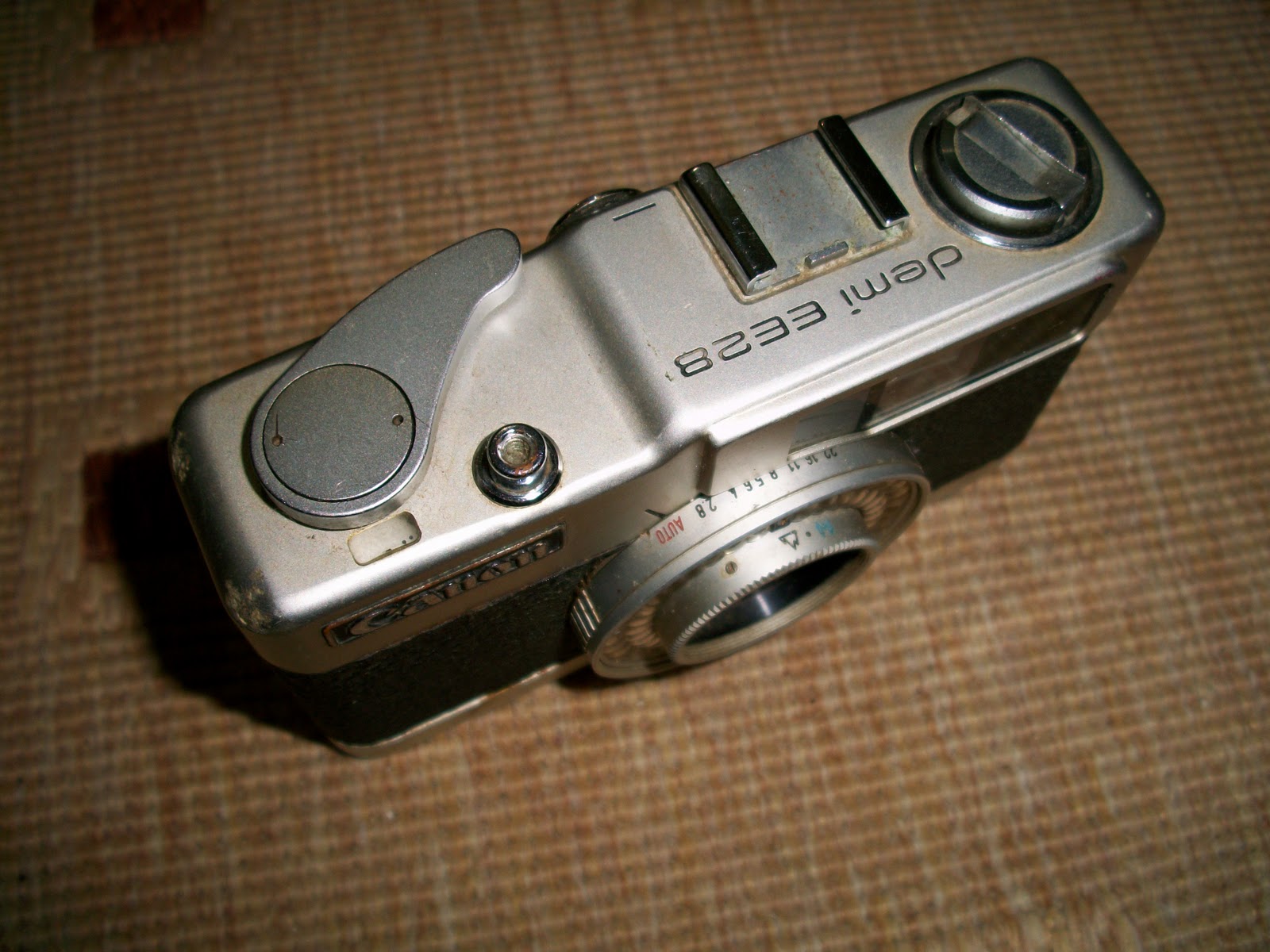 collectible items Vintage CANON DEMI EE28 camera