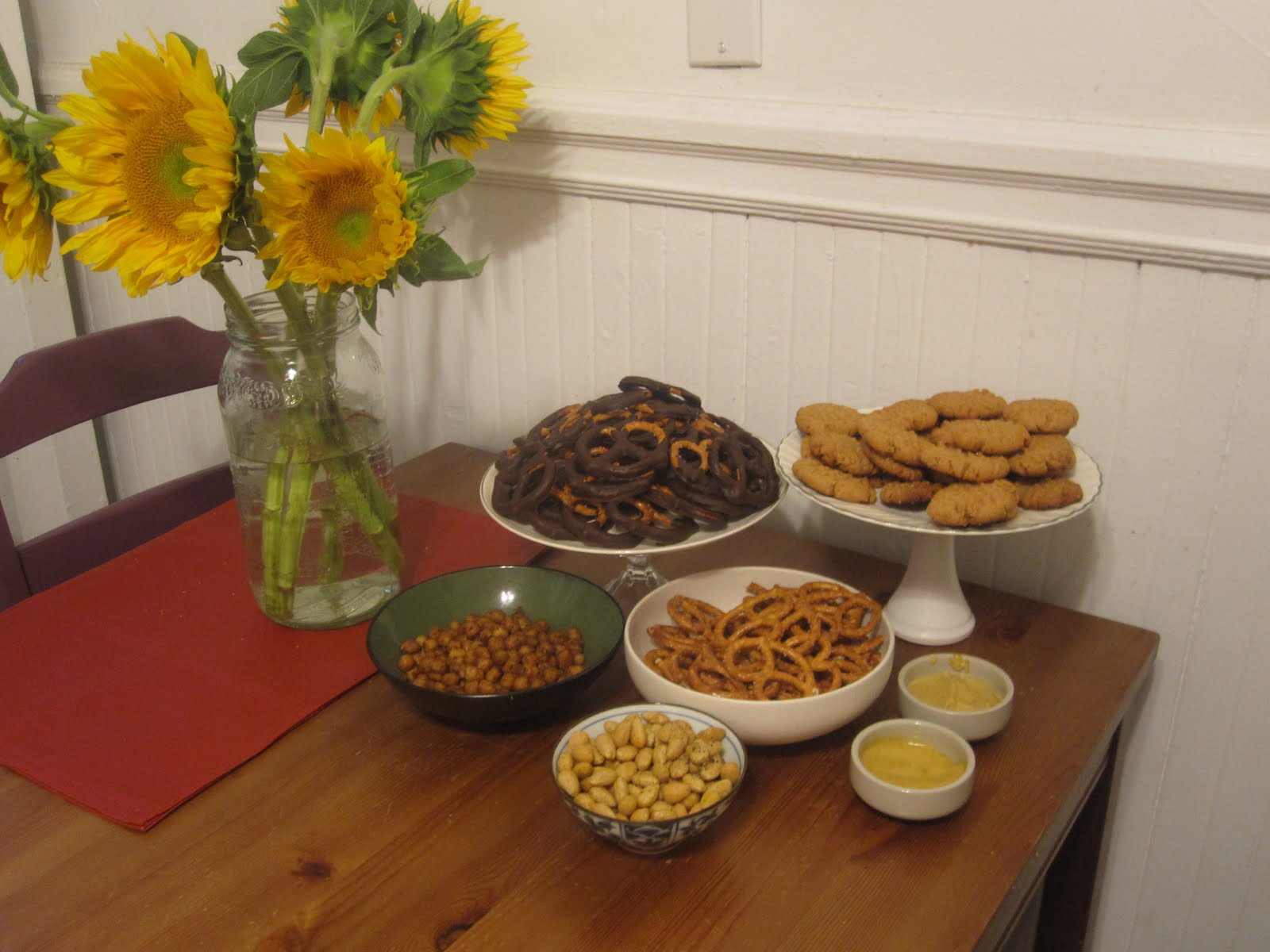 Things to do while wearing an apron...: Movie Night Snacks