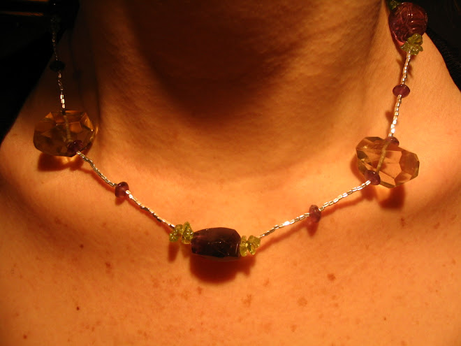 Collar mostacillas con piedras corto