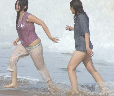 Young Pakistani Hot Wet Girls on Beach