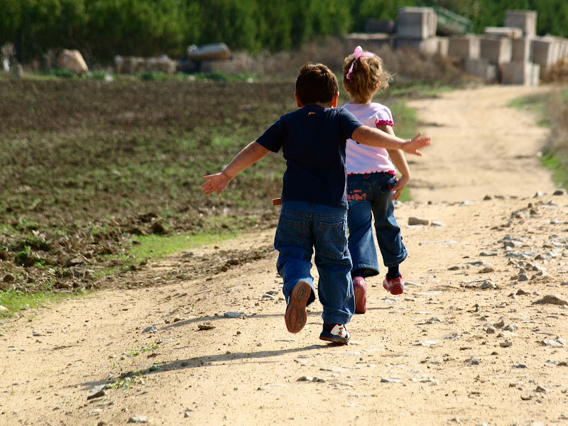 De un niño corriendo asustado Imagui