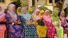 Guru Wanita di Perhimpunan Mingguan