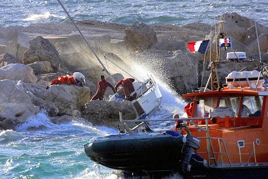 [sauveteurs-mer-552166-766975.jpg]