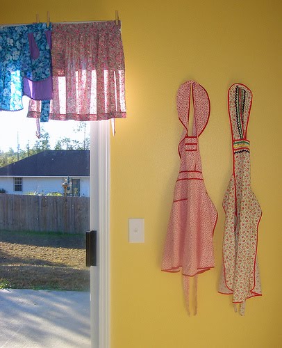 [aprons4.jpg]