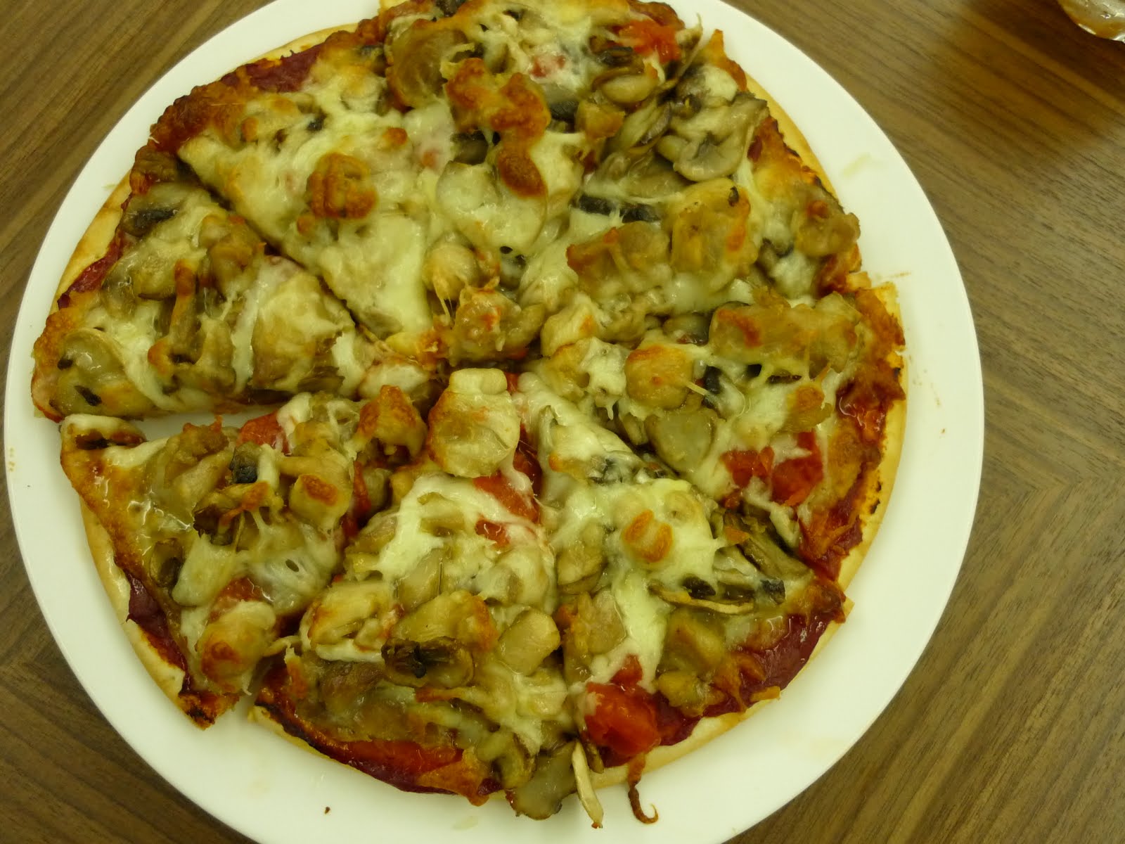 Beef Pepperoni Pizza and Chicken Mushroom Pizza HAWDLU