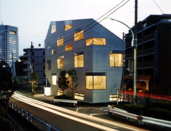 [MadoBuilding01.jpg]