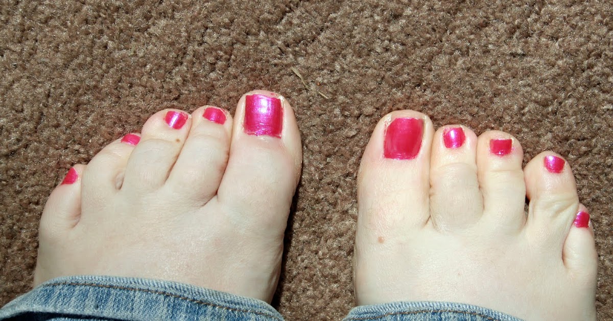 Here I Am! Pretty Pink Toes