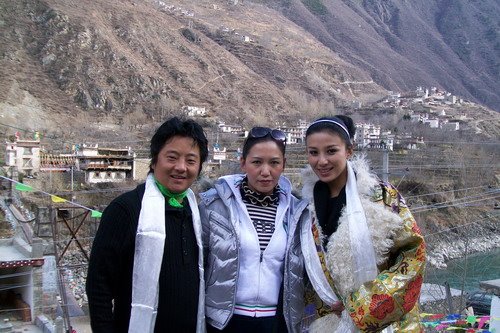 [Lobsang+Dundrup+No+Fur.jpg]