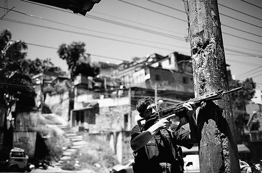 10 Fotos da Violência no Rio de Janeiro - 05