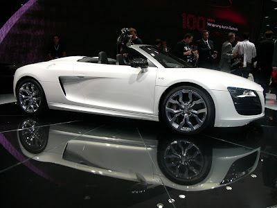 For the event the R8 Spyder sported a clean white paintjob 