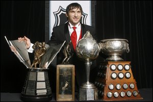 [Ovechkin+et+ses+trophées.jpg]