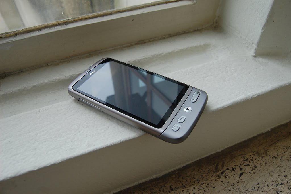 [HTC-Desire-Silver-Color.jpg]