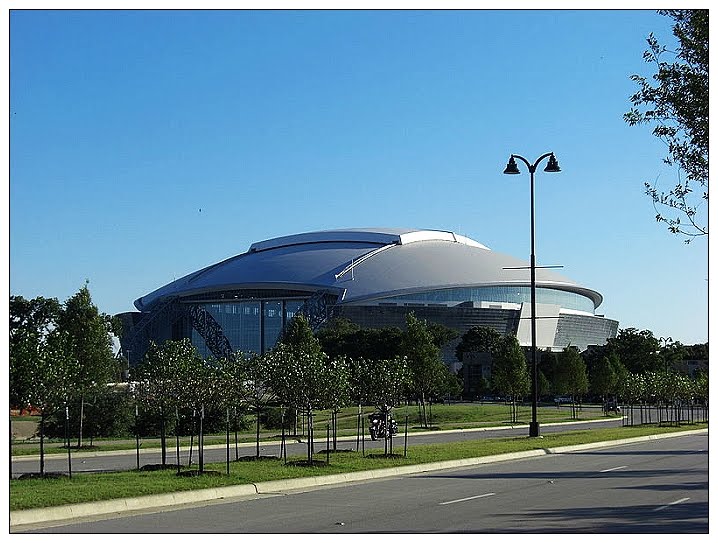 [nEO_IMG_800px-Cowboys_stadium(wikimedia.org).jpg]