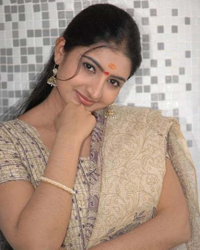 Southindian actress Sujitha hot photogallery gallery pictures