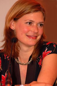 [201x302_s_ngn_rooswouters_nelliedeboer.jpg]