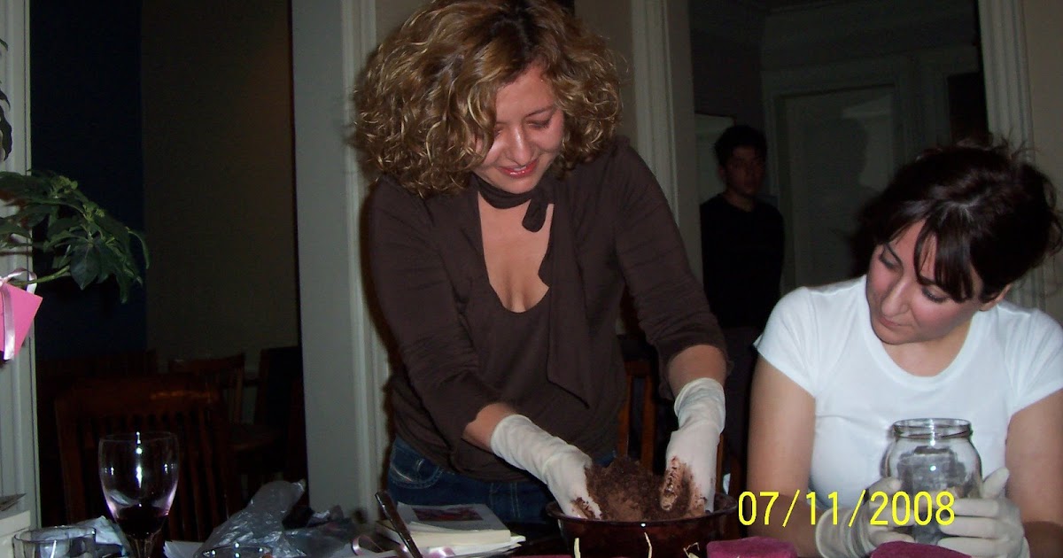 AYŞE�NİN KİTAP KULÜBÜ Acı Çikolata Laura Esquivel 07.11.2008