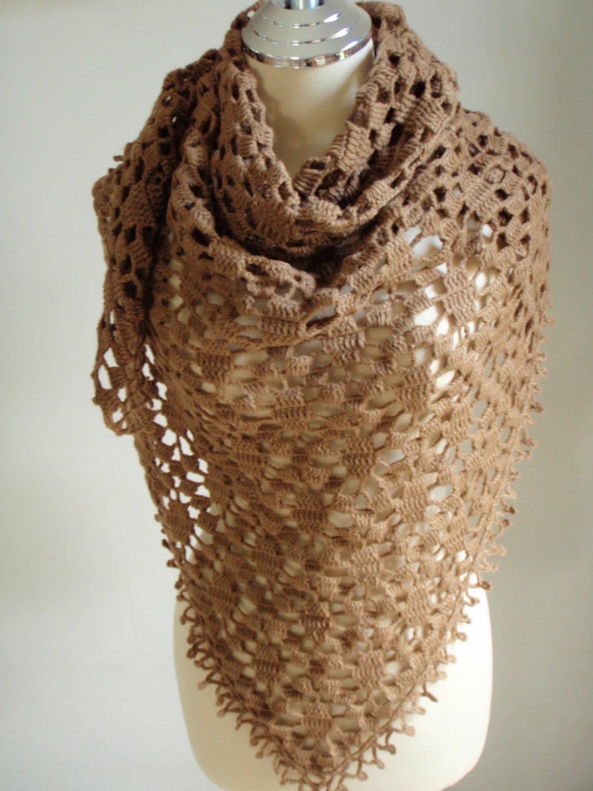 Myknittingdaily: Crochet Shawl Triangular Brown