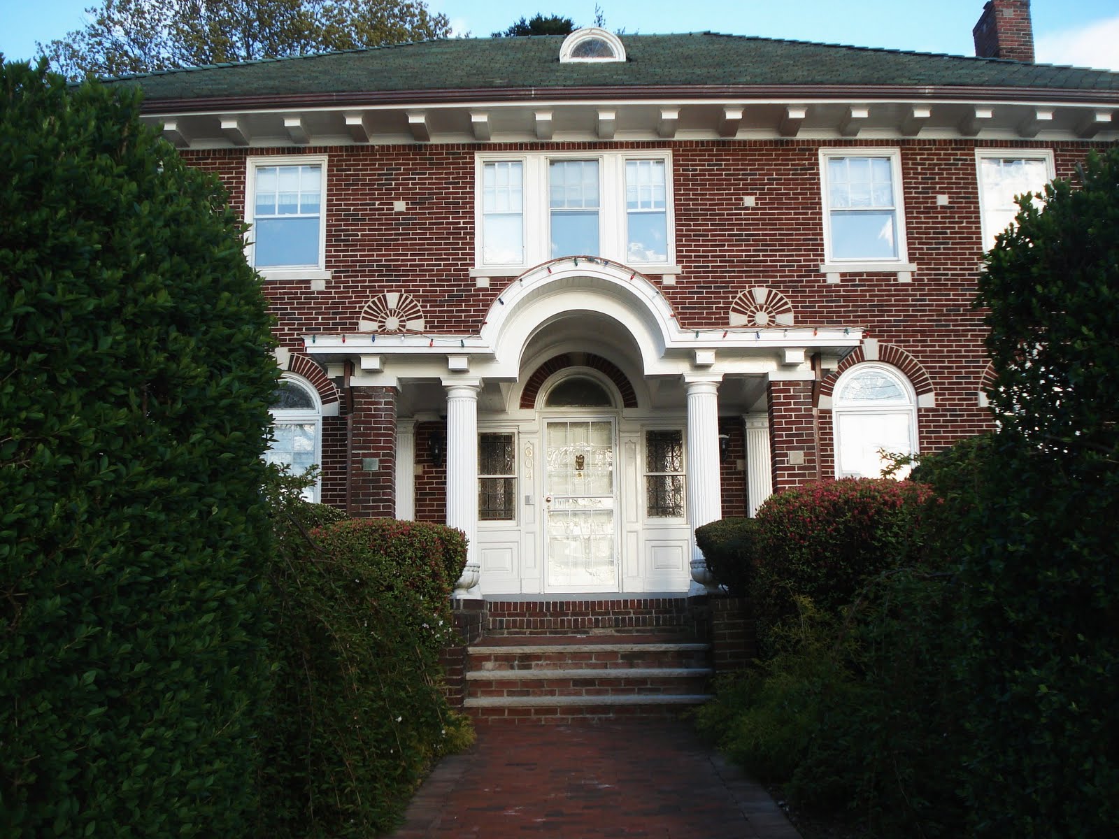 RG _ into the studio The Houses of Douglas Manor NY