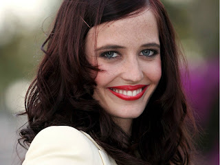Free wallpapers without watermarks of Eva Green at Fullwalls.blogspot.com