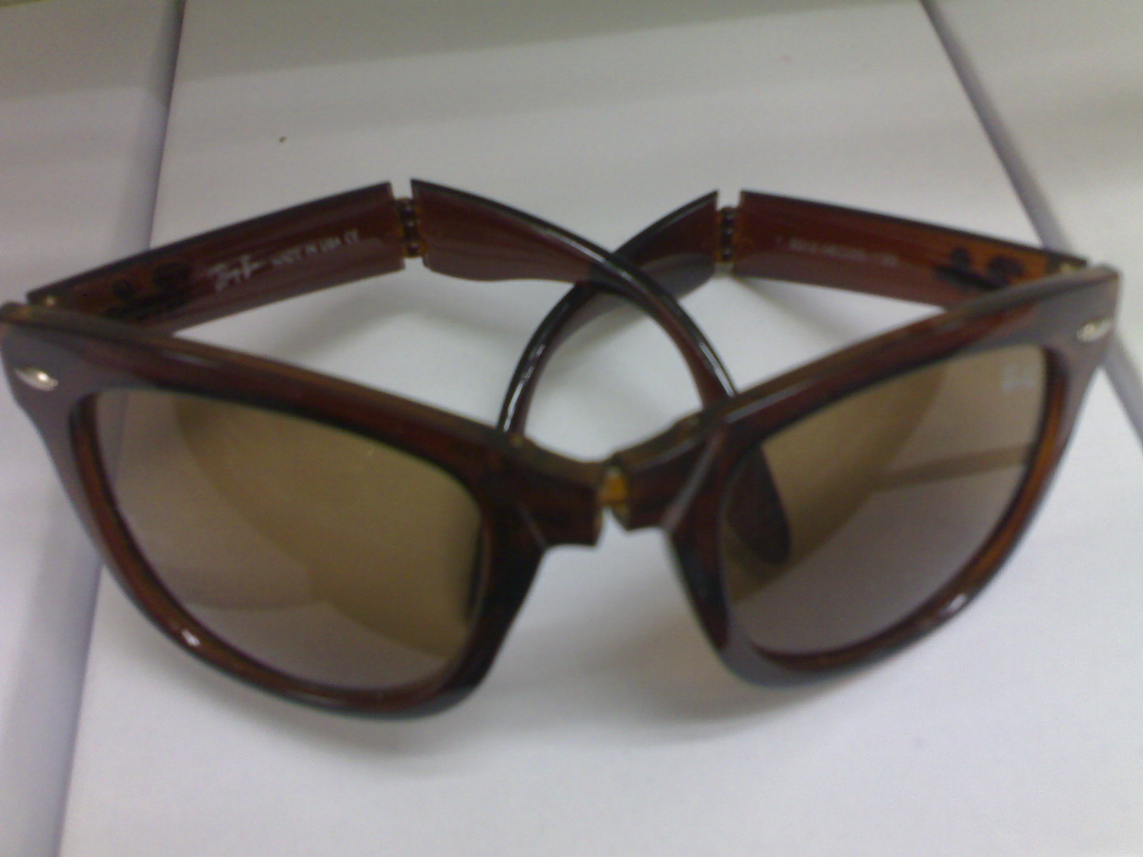 BOMBASTIC RAY BAN WAYFARER FOLDING