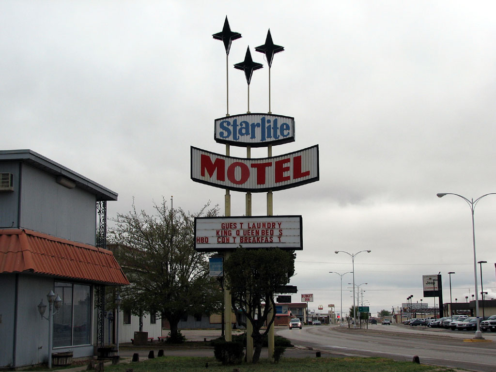 [Carlsbad_NM_Starlite_Motel_20070407_2.jpg.jpeg]