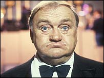 [_42612171_lesdawson_two203.jpg]