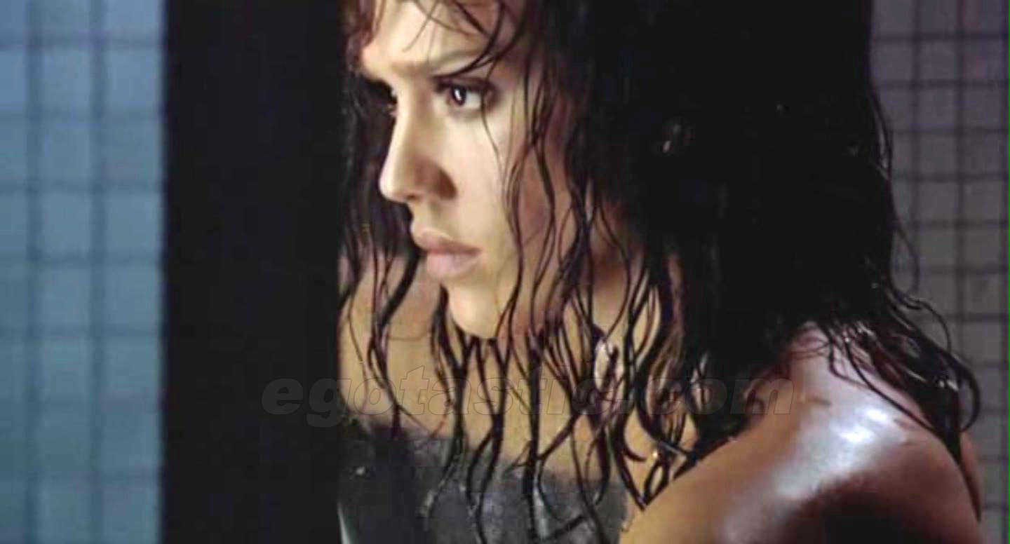 http://3.bp.blogspot.com/_Slkde8Ut8wA/TJvz0ra34xI/AAAAAAAANlY/Um5Lnsn5iRc/s1600/jessica-alba-shower-machete-cap-04%255B1%255D.jpg