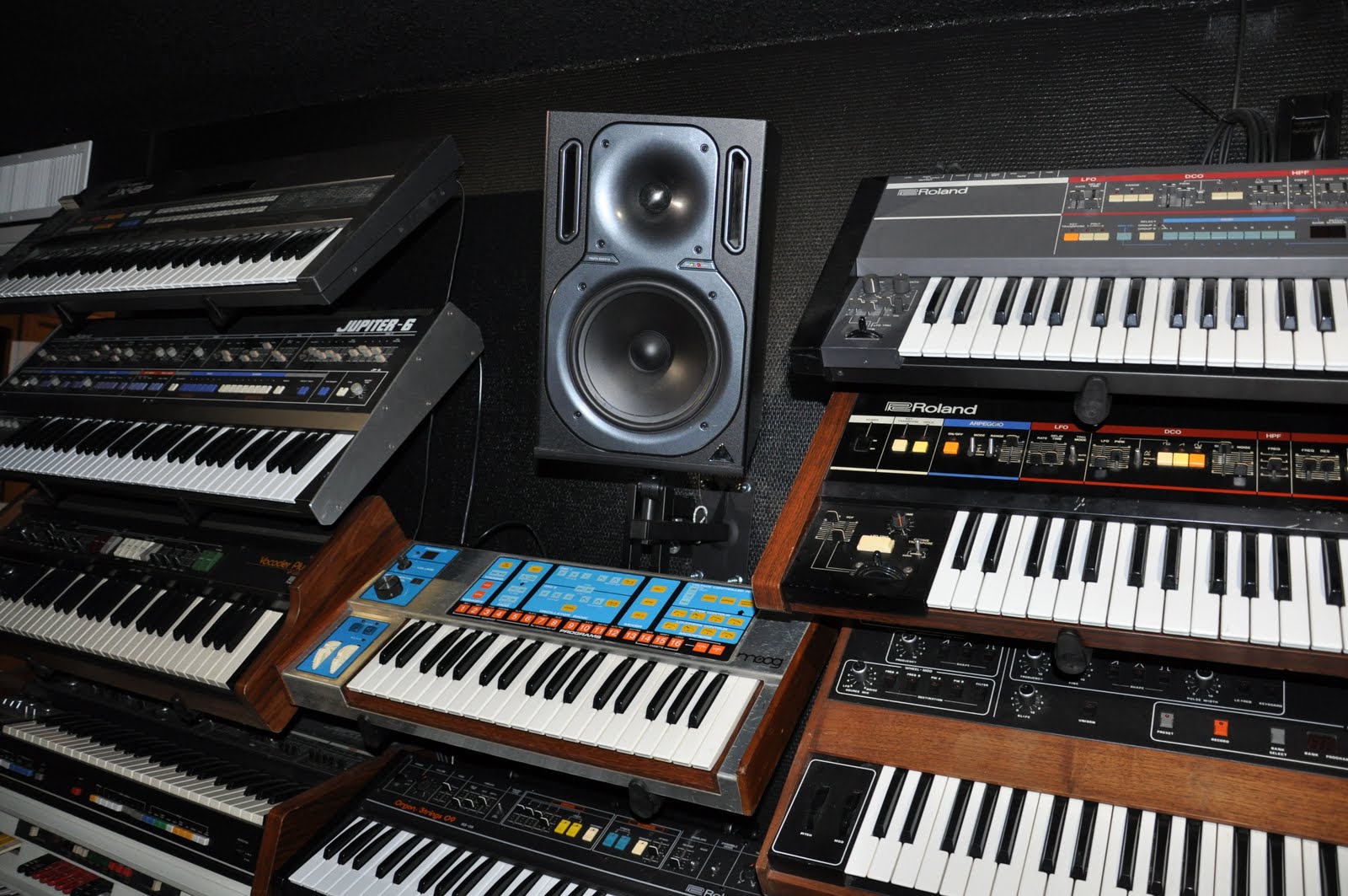 Synth.nl Blog Surround Speakers are Back