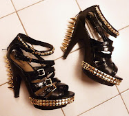 GOLD SPIKES SHOES