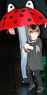 [suri_cruise_8.jpg]