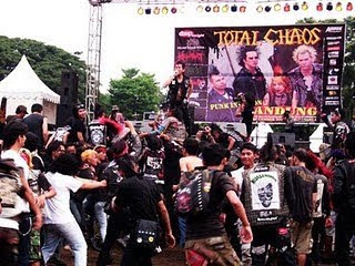 UNDERGROUND: Band Punk In INDONESIA