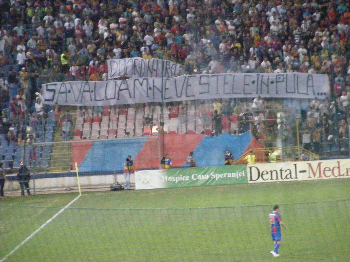 [Steaua-0-1-Dinamo-090.jpg]