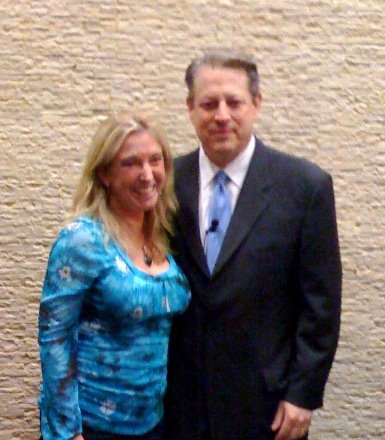 [al+gore+and+roz+savage.jpg]