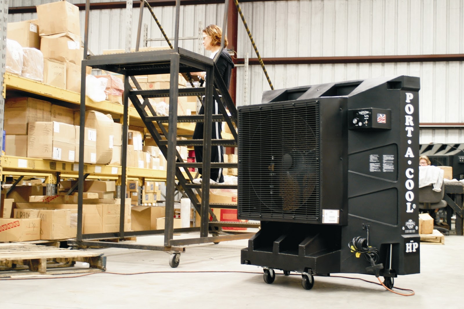 PORTABLE ENVIRONMENTALLYFRIENDLY COOLERS Mobile industrial evaporator