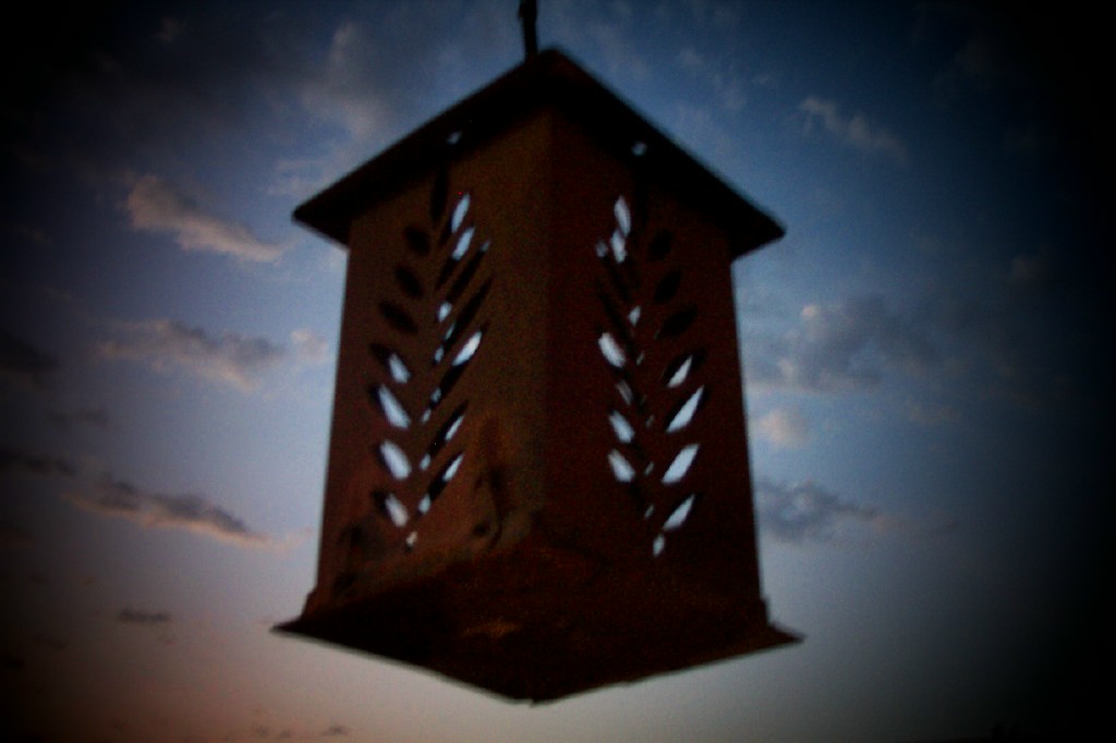 [clouds+lantern.htm]