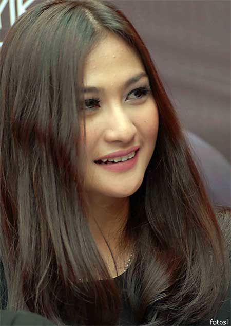 Foto Artis Cantik Debby Ayu Beautiful photoshoot
