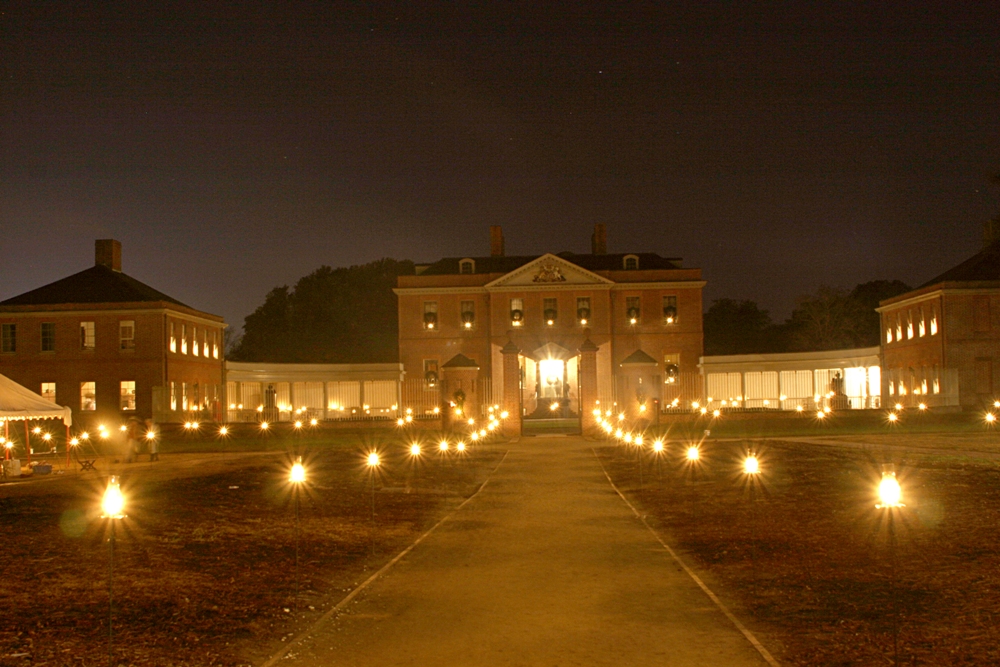 >Christmas Candlelight Celebration at Tryon Palace New Bern’s Local