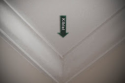 Arrow on hotel ceiling