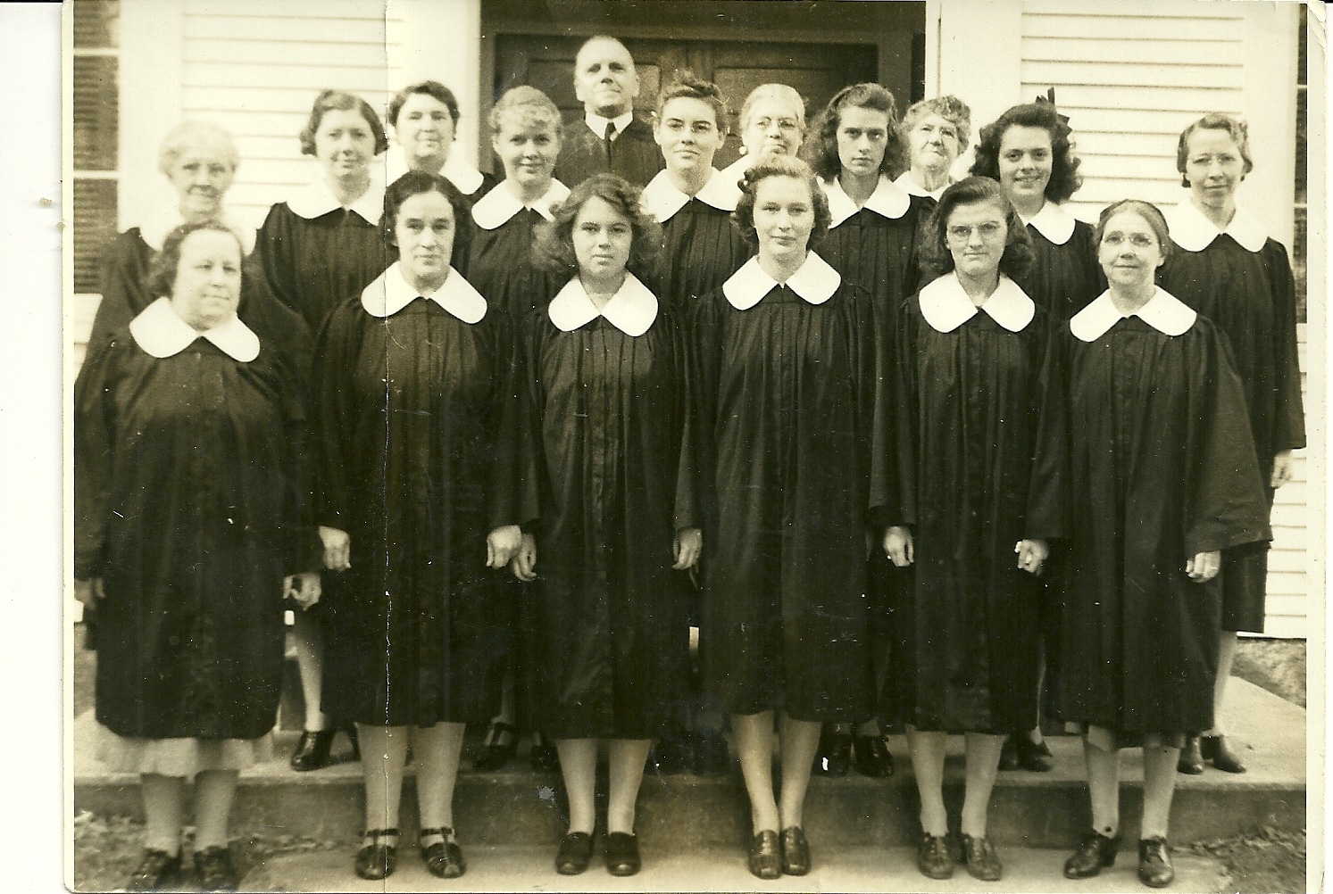 Heirlooms Reunited 1941 Photograph of the Choir at Cornish Federated