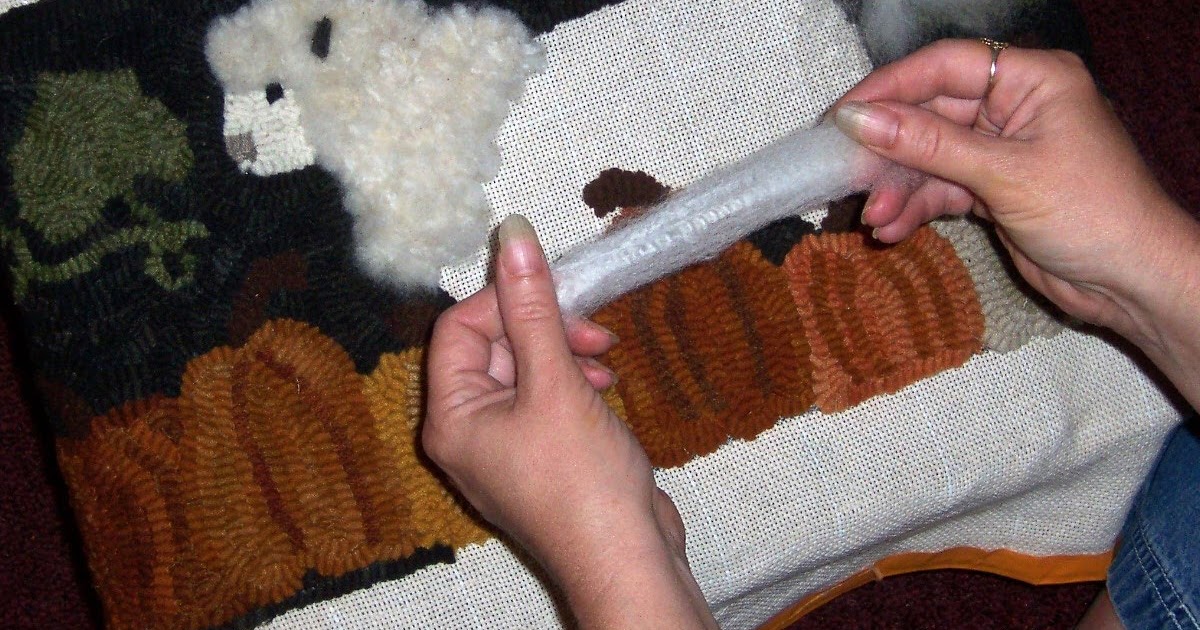 Double M Sheep and Wool Tutorial Hooking raw wool into your Rugs