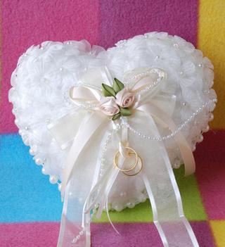 [Ring-Pillow-003.jpg]