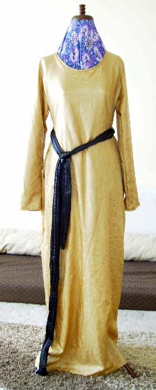 luxurious gold abaya-safia