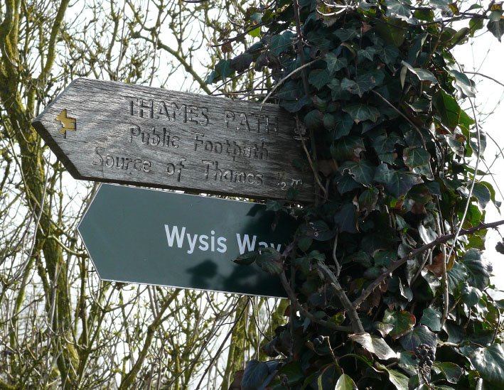 [02+Wysis+Way+sign.jpg]