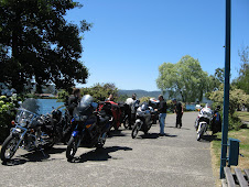 TURISTAS EN MOTO EN VALDIVIA